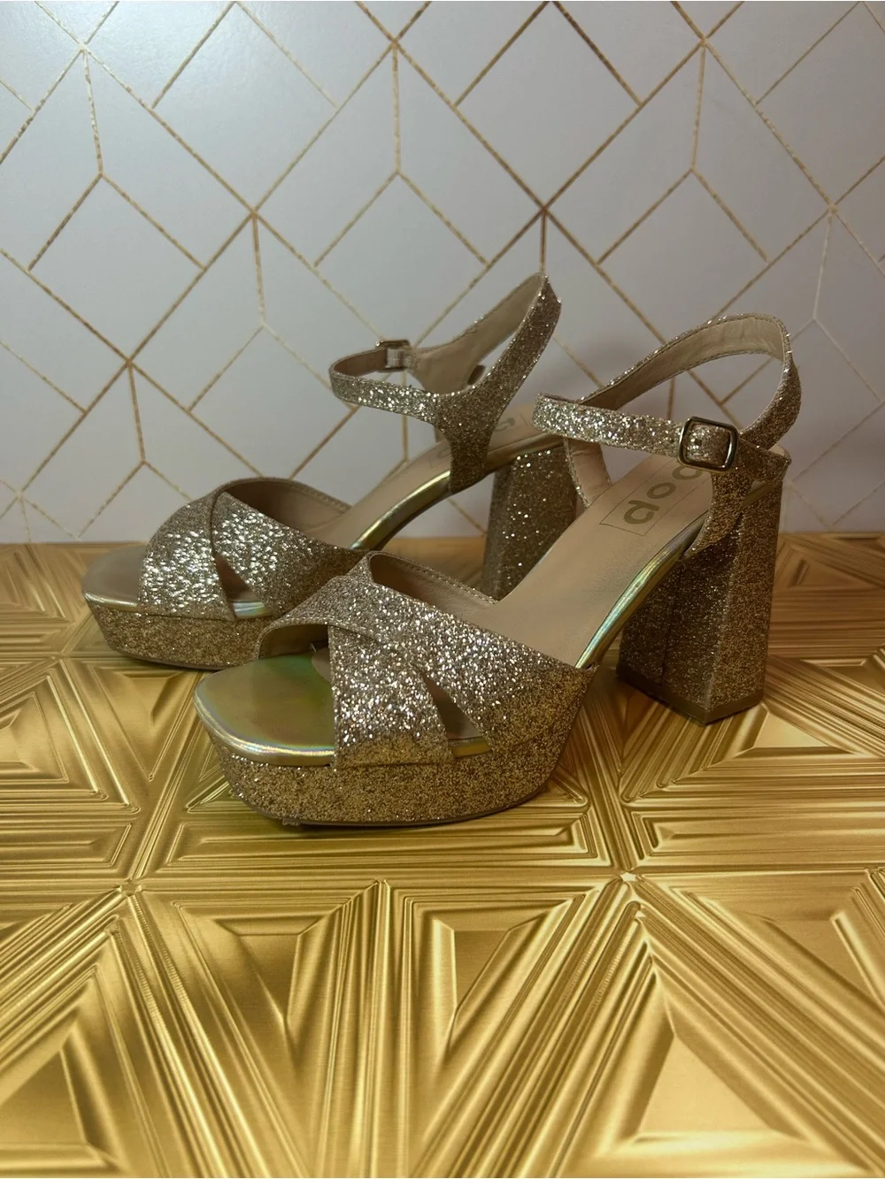 Pop cultured gold glitter crisscross sandals